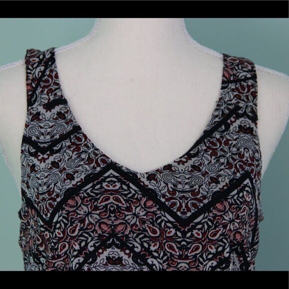 CLEO Petite Patterned Tank with Lace Size Extra Small Petite. - Picture 4 of 9